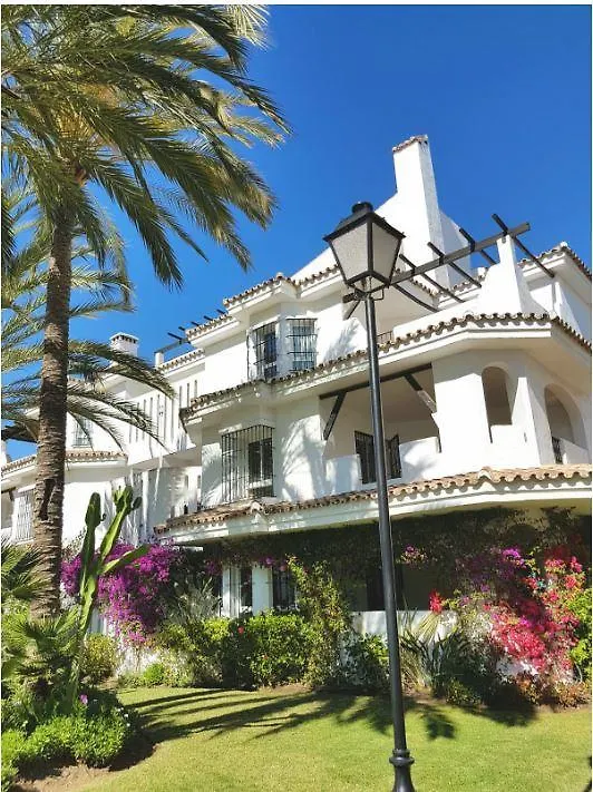 Apartment Los Naranjos Close To Puerto Banus Marbella