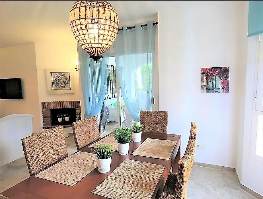 アパート Los Naranjos Close To Puerto Banus マルベーリャ