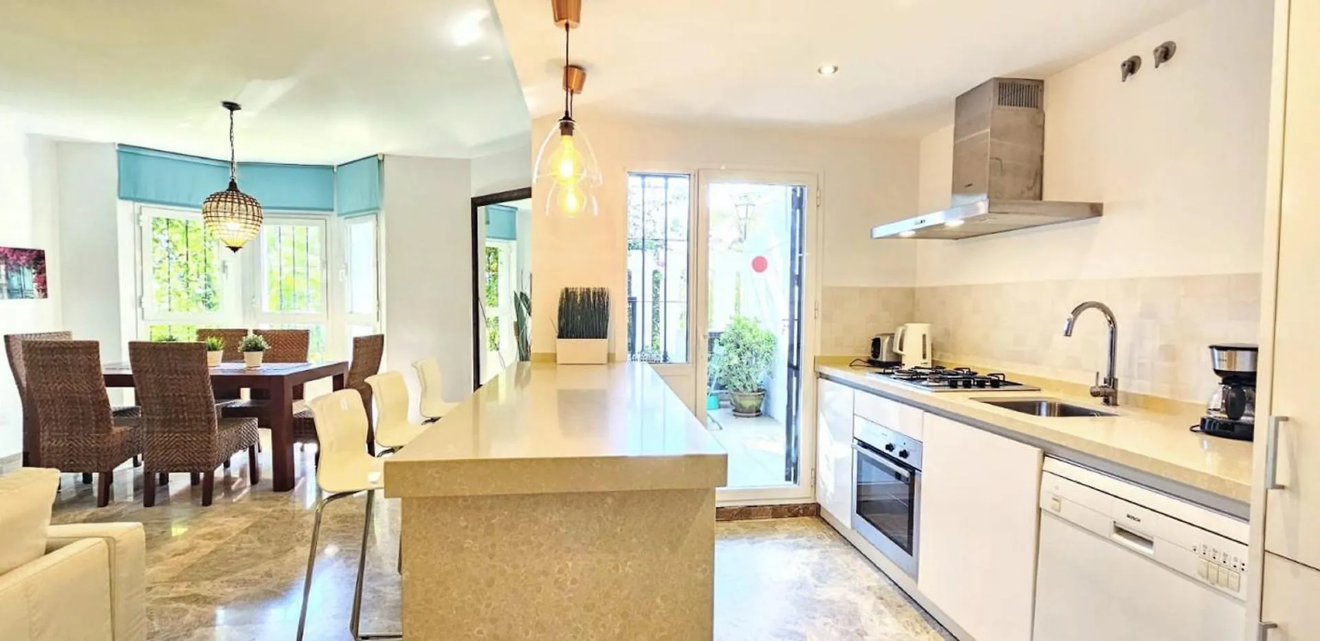 Los Naranjos Close To Puerto Banus マルベーリャ アパート