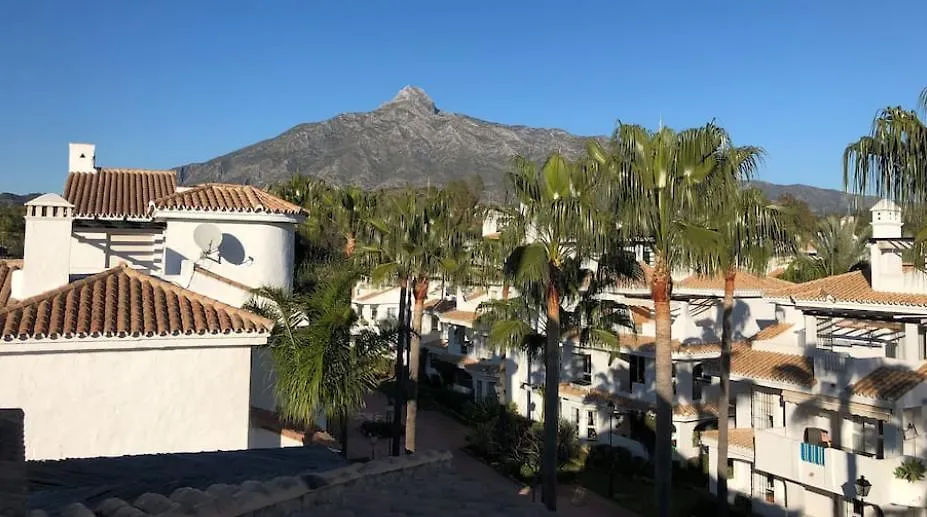 Los Naranjos Close To Puerto Banus マルベーリャ