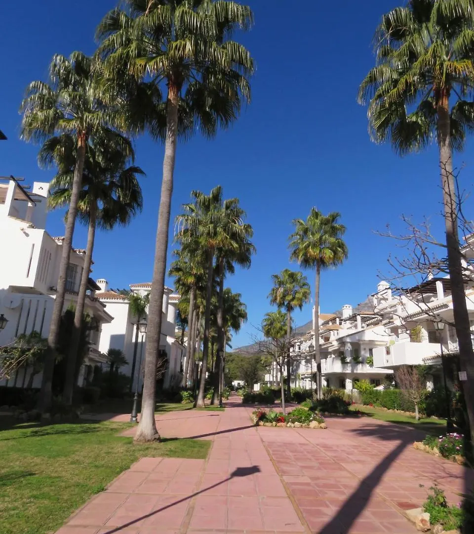 アパート Los Naranjos Close To Puerto Banus マルベーリャ